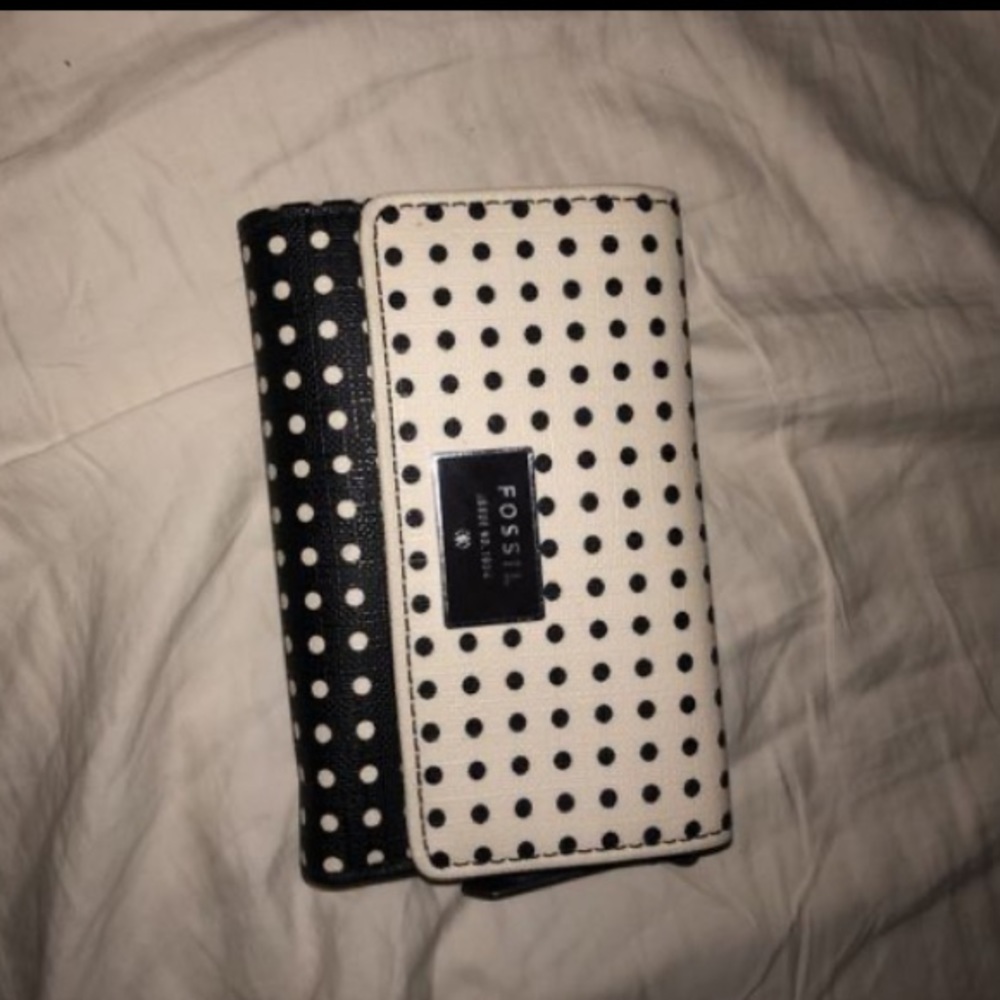 Fossil wallet black and white polka dots